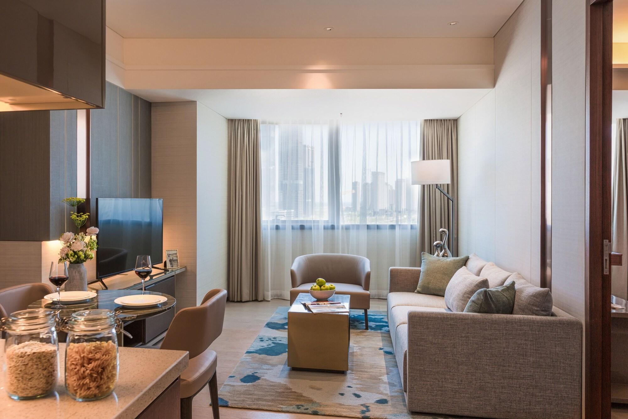 Aparthotel Fraser 5*