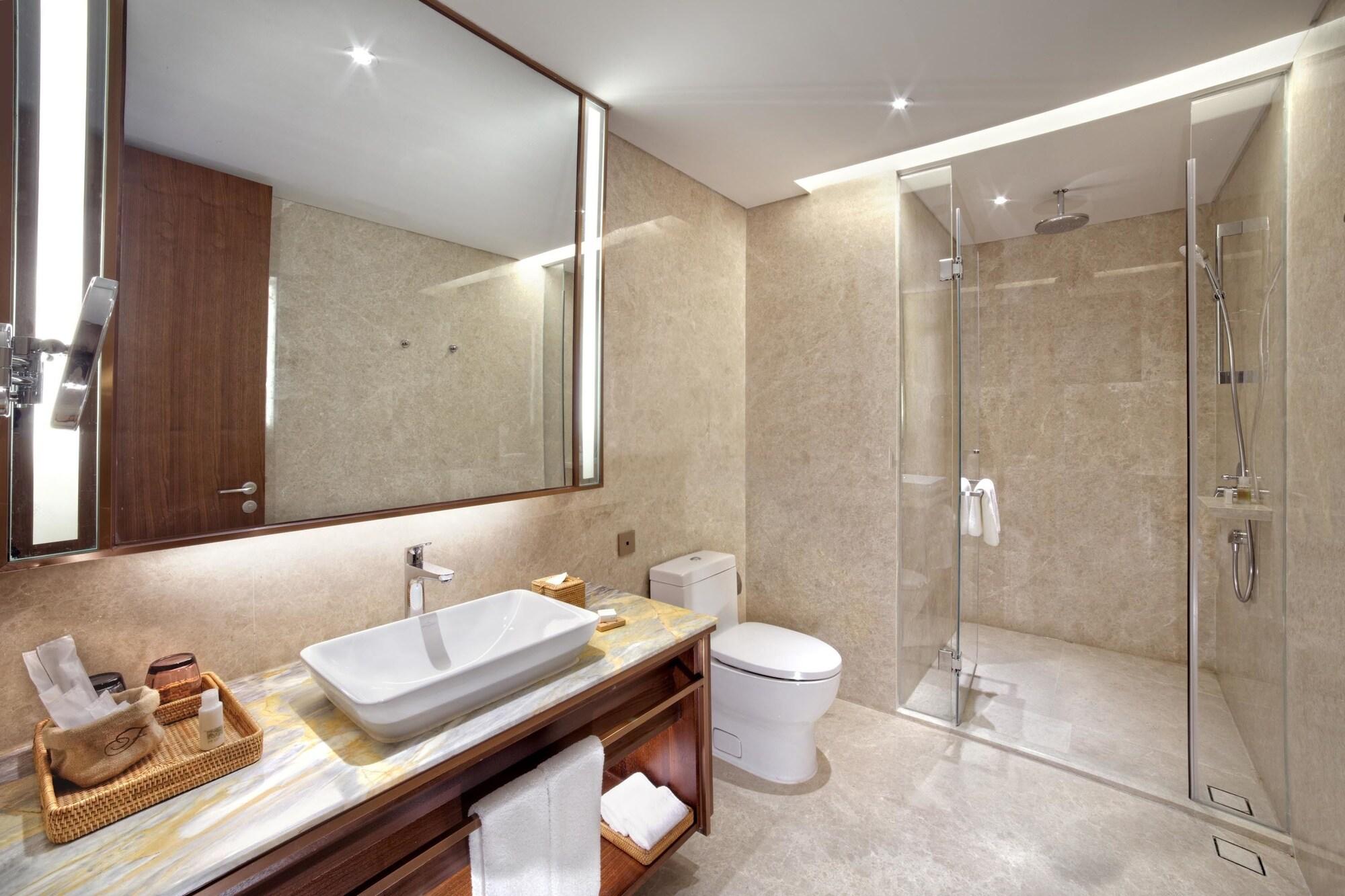 Aparthotel Fraser 5*