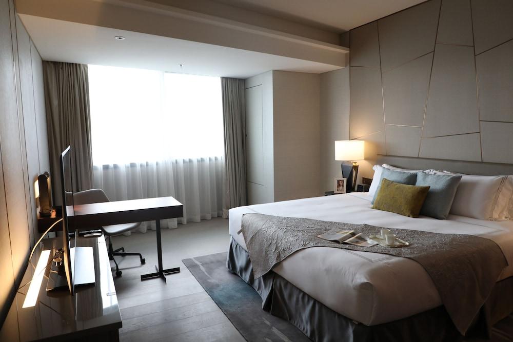 Aparthotel Fraser 5*